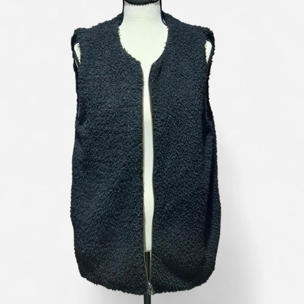 Wilfred Aritzia Black‎ Sherpa Fleece Zip Vest Cozy Minimal Layering Teddy Medium